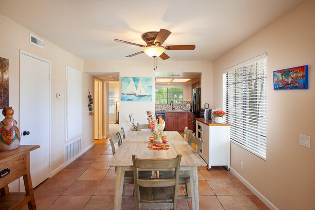 Building Photo - 500 S Farrell Dr