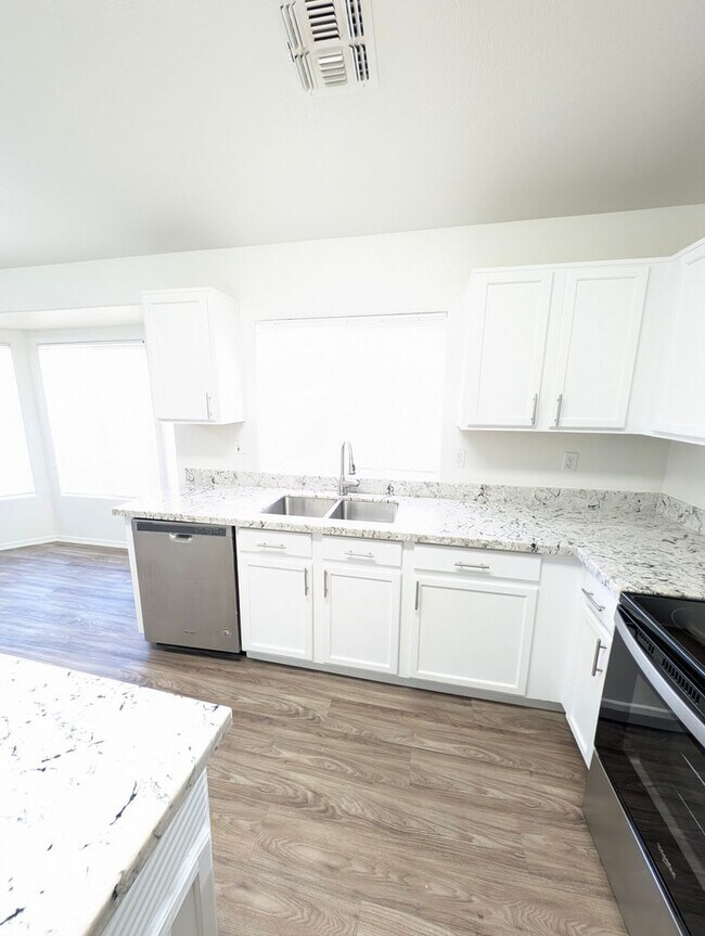 Building Photo - AVAILABLE NOW IN SAN TAN RANCH GILBERT!!!