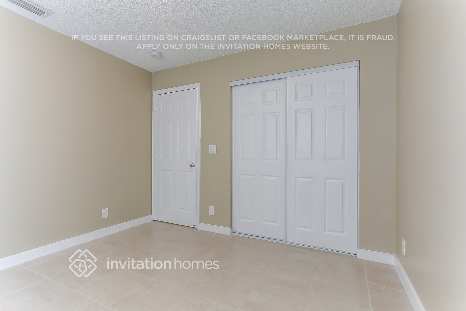 Building Photo - 112 La Mancha Ave