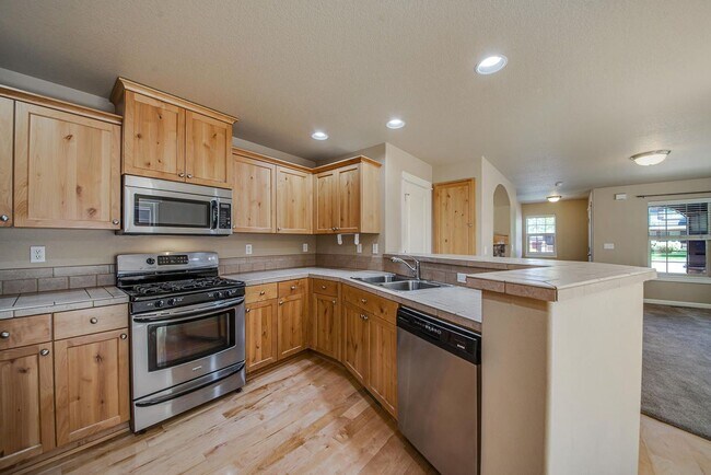 Building Photo - 20469 Brentwood Ave
