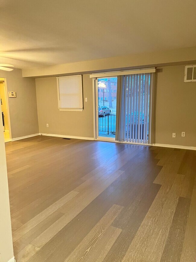 Building Photo - Two bedroom apartment in Northeast Baltimo...
