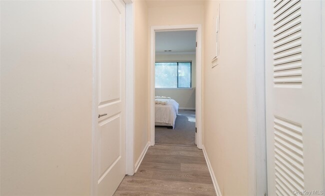 Building Photo - 327 N Greeley Ave