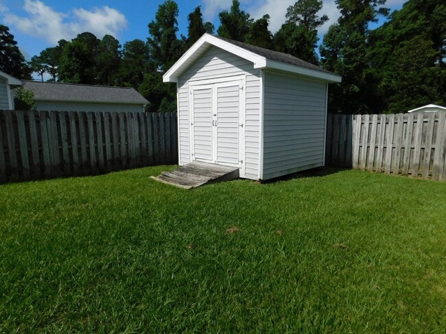 Building Photo - Single Family home