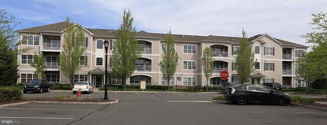 Building Photo - 836 Timberlake Dr