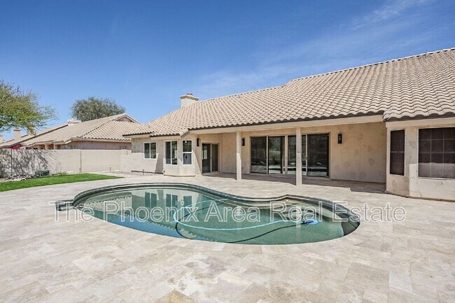 Building Photo - 1531 E Silverwood Dr