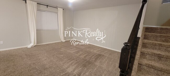 Building Photo - 9527 Desert Lily Cir