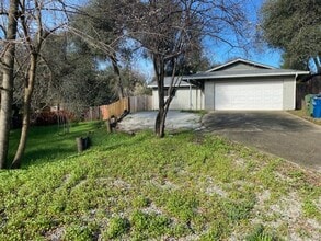 Building Photo - Nice Home in East Redding!
