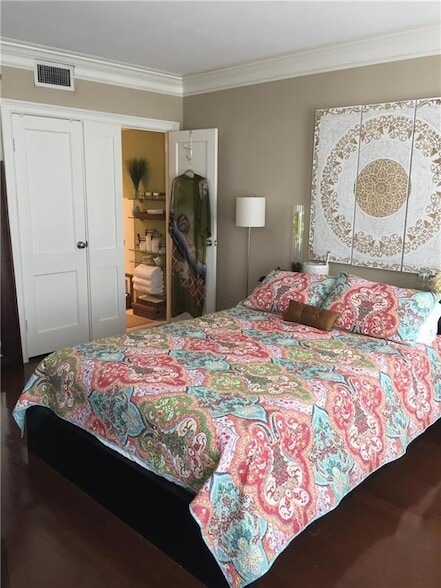 Building Photo - 1205 St Charles Ave