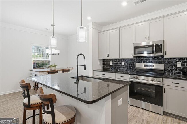 Building Photo - 3860 Pressley Ln