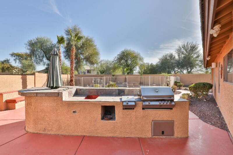Building Photo - 705 N 167th Dr