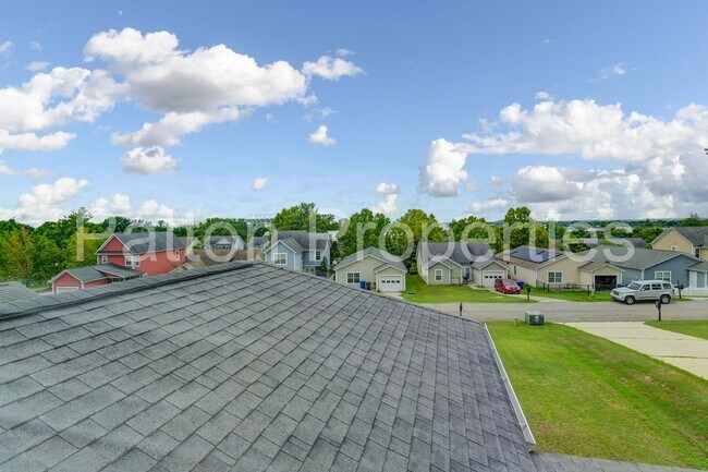 Building Photo - Rosewood Hills Home