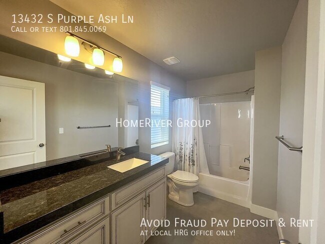 Building Photo - Beautiful Town Home For Rent!!