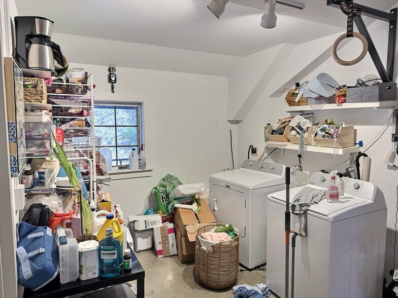 Building Photo - 3127 US-9