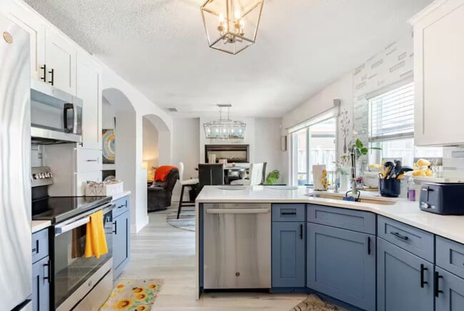 Building Photo - 13115 Ashington Pointe Dr