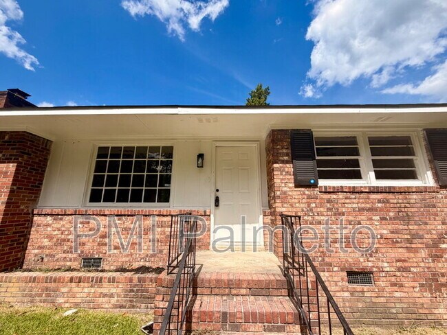 Building Photo - 1805 Carousel Cir