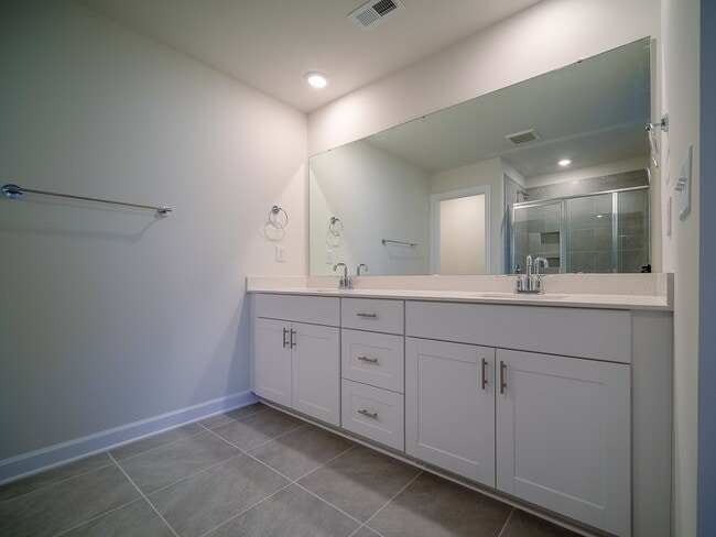 Building Photo - 515 Nixon Rd