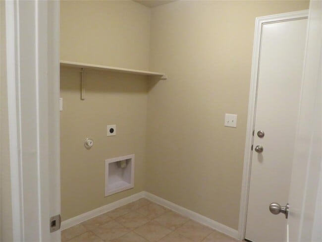 Building Photo - 505 Pinnacle Dr