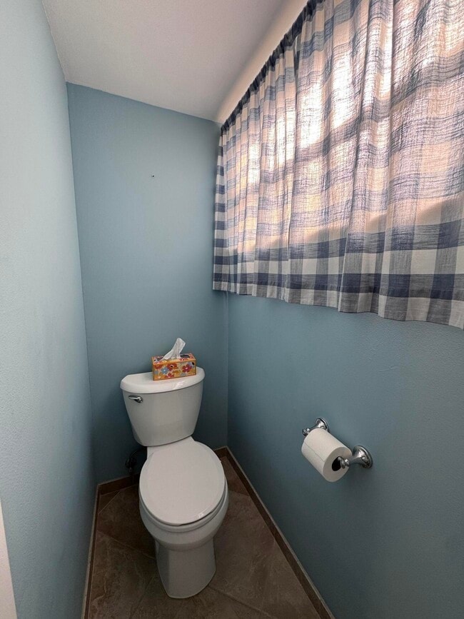 Building Photo - 122 Sherwood Cir