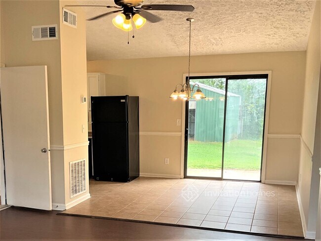 Building Photo - 152 Apple Valley Dr