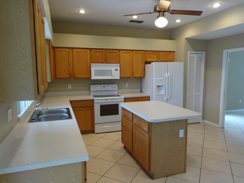 Building Photo - 1268 Foxforrest Cir