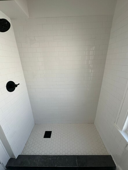 Building Photo - 1384 W 83rd St