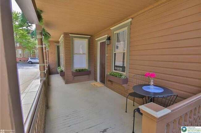 Building Photo - 325 N Eighth St