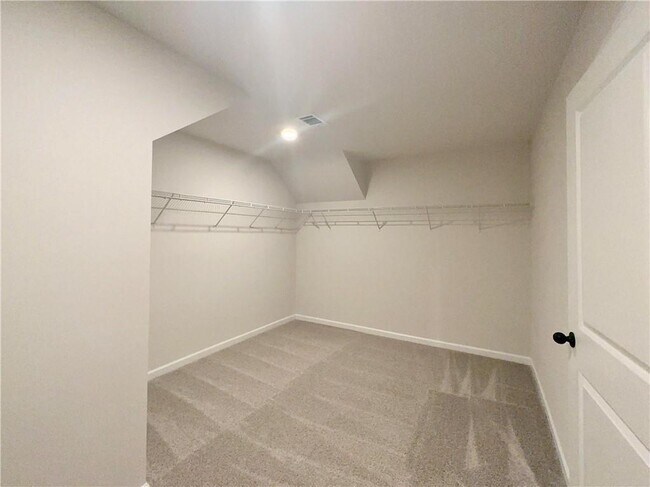 Building Photo - 2455 Sunny Hill Rd
