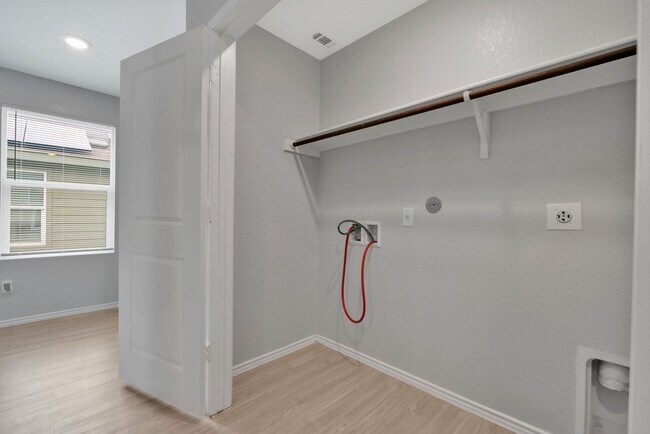 Building Photo - Cozy 4 Bedroom Home in Rosillo Creek