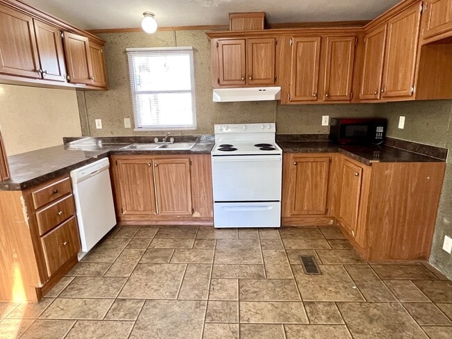 Building Photo - 102 S 17th St