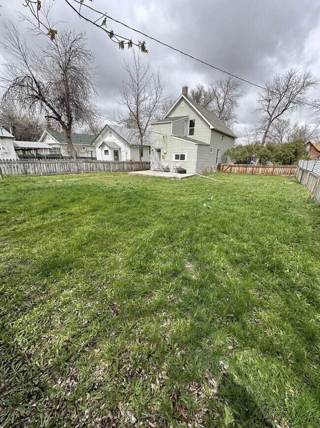 Building Photo - 708 4th Ave S