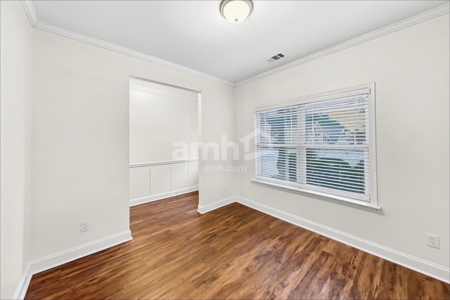 Building Photo - 514 Crestmont Ln