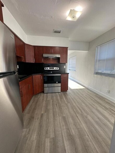 Primary Photo - 1219 N 20th Ave