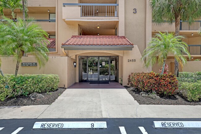 Building Photo - 2455 Lindell Blvd
