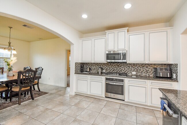 Building Photo - 12447 Girasole Ct