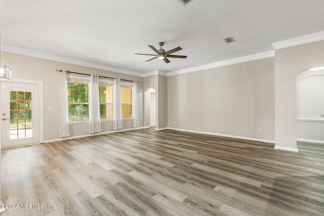 Building Photo - 1892 Vista Lakes Dr