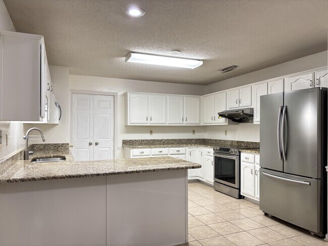 Building Photo - 1077 Sugar Ln