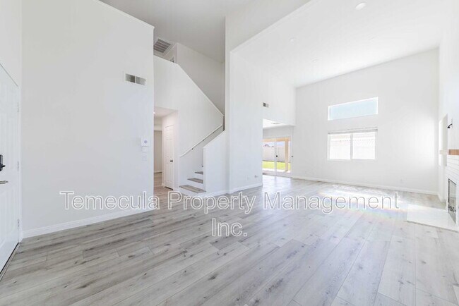Building Photo - 45333 Corte Progreso