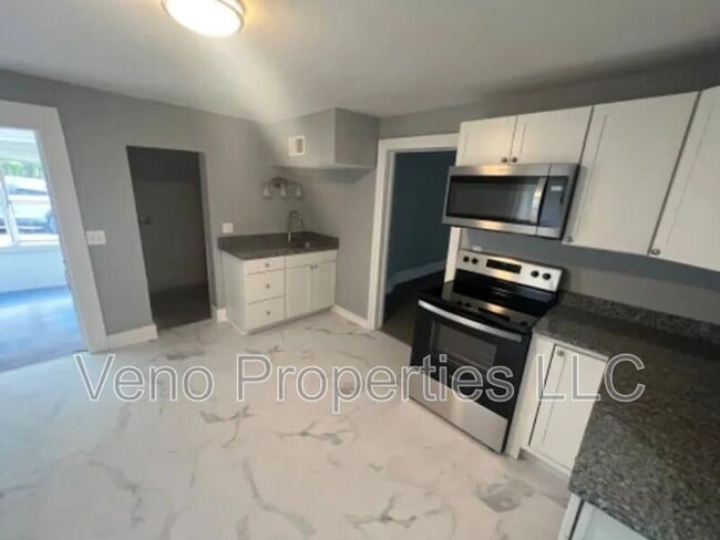 Building Photo - 131 W High St