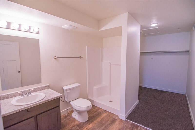 Building Photo - 799 E 550 S