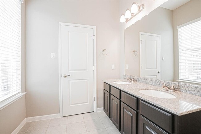 Building Photo - 4510 Dorado Dr