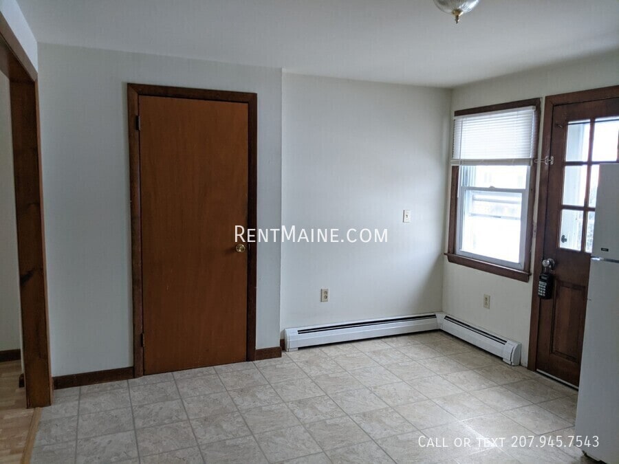 Building Photo - 13 Hemlock St