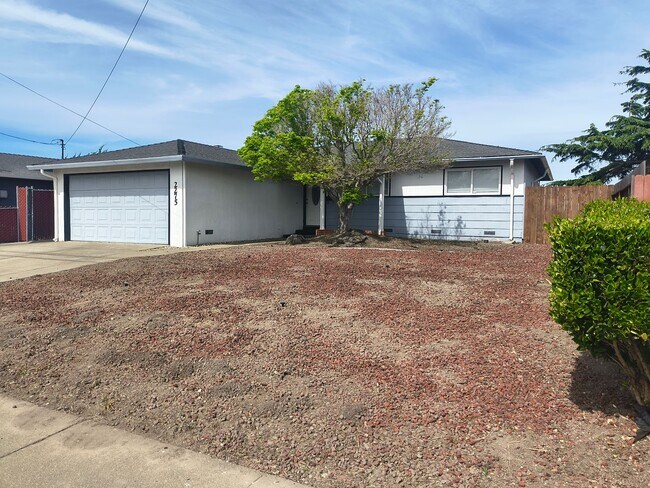 Building Photo - 3BED/2BATH Single Family Home Located in Desirable San Pablo, Ca. With Beautiful Ocean Front View!!