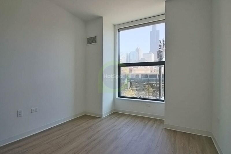 Building Photo - 850 W Van Buren St