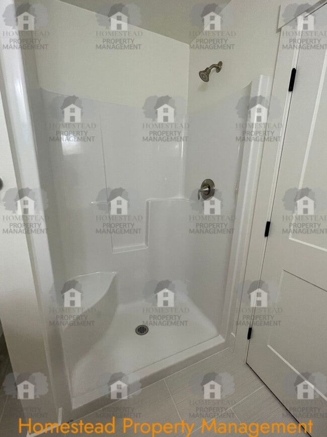 Building Photo - Must see! Beautiful new construction on private flag lot!