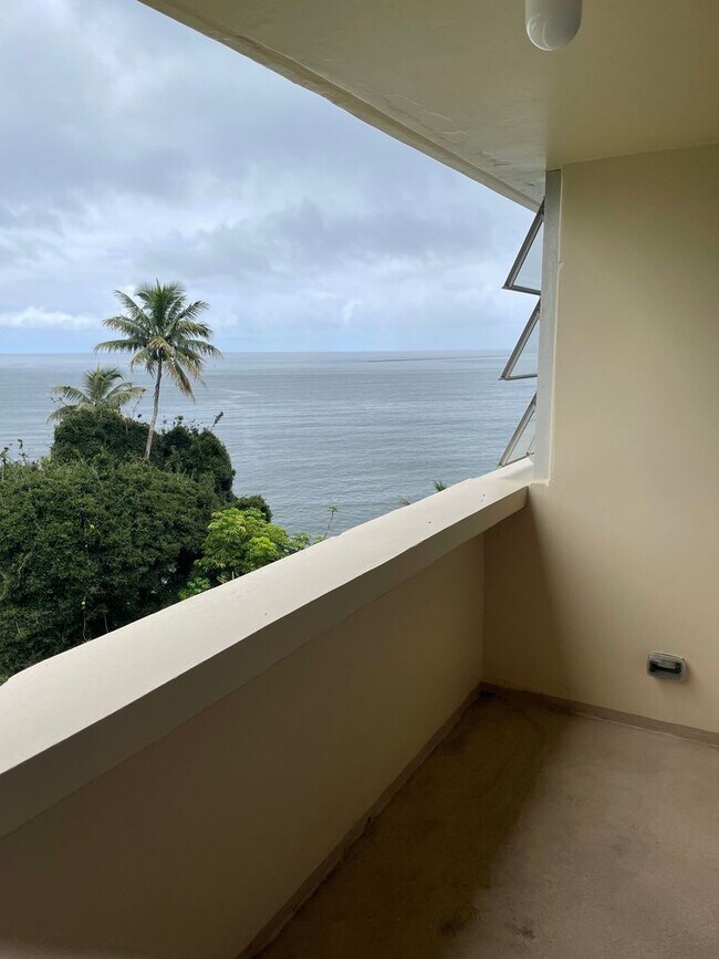 Primary Photo - 2BR/2BA with lanai and spectacular ocean v...