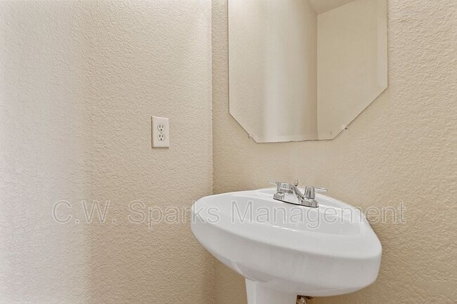 Building Photo - 2728 Mountain Lion Dr