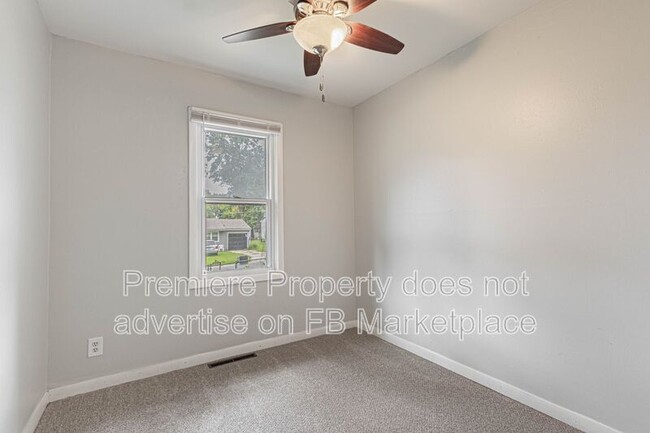 Building Photo - 7334 NE 51st St