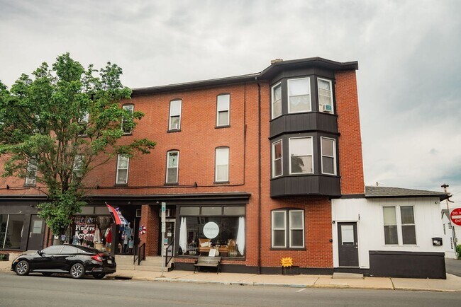 Building Photo - Spacious 4-Bedroom Home Near Kutztown University – Prime Downtown Location