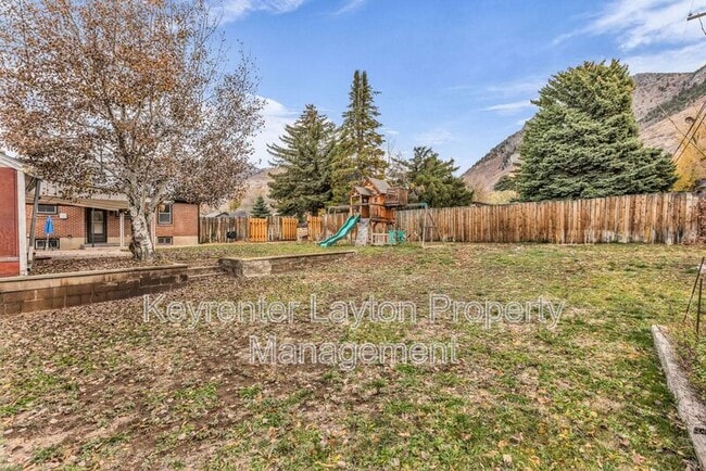 Building Photo - 1687 Rushton St