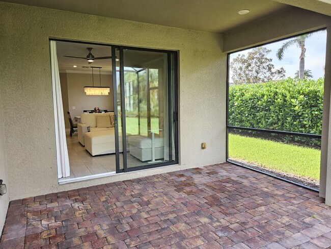 Building Photo - Stunning Model Home – 2 Bedrooms plus Den,...
